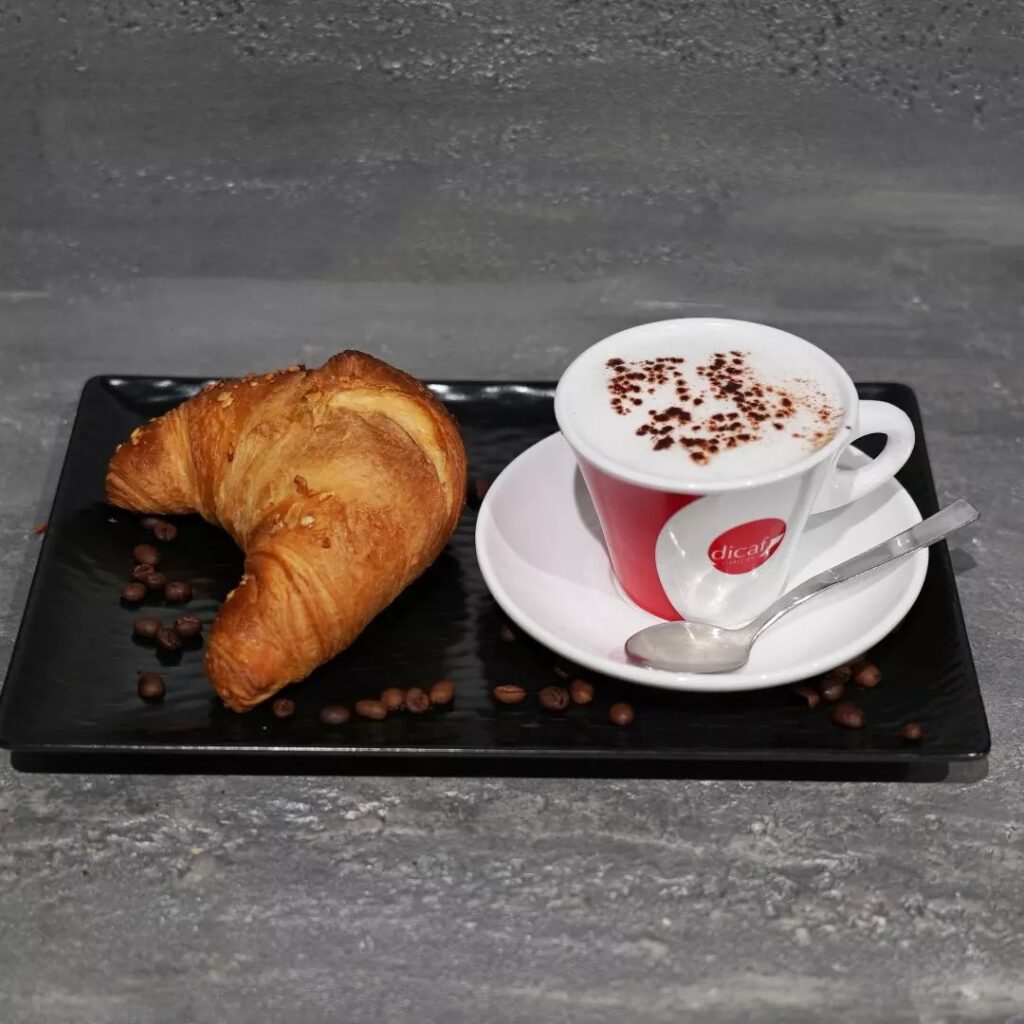 Caffetteria nella stazione a San Benigno Canavese